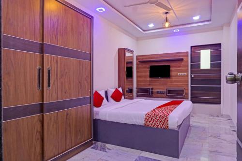 OYO Flagship Hotel Classic Square