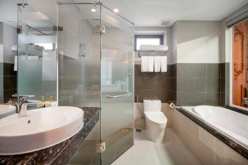 room detail thumbnail 2