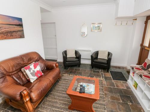 No. 2 New Cottages Pembroke - image 9