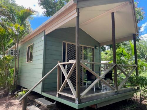 Aussie Outback Oasis Holiday Park in ชาเตอรส์ทาวเวอรส์