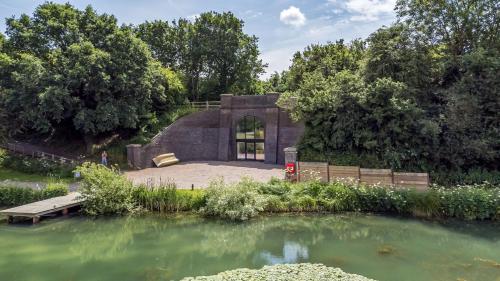 Willow Lodge At Bridge Lake Farm & Fishery