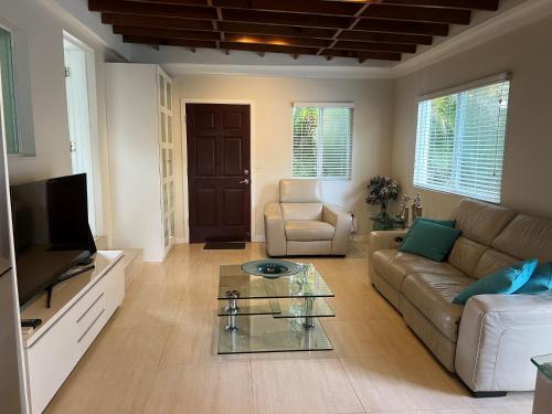 LUXURY Guayabitas House in Miami, USA