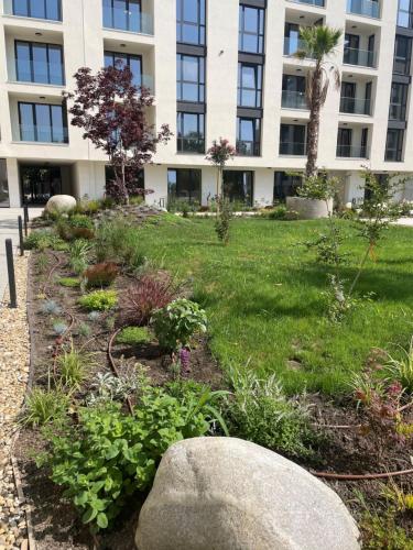 SUNNY STUDIO AZUR SUNNY STUDIO AZUR