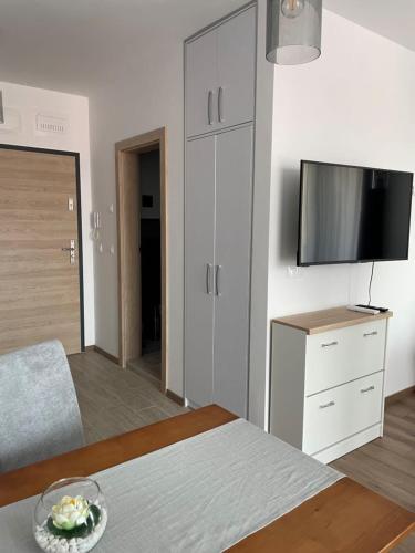 SUNNY STUDIO AZUR SUNNY STUDIO AZUR