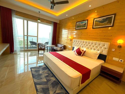 Hotel Wood Stock Luxury - A Boutique Property - Penthouse - Open Air Restaurant & Terrace