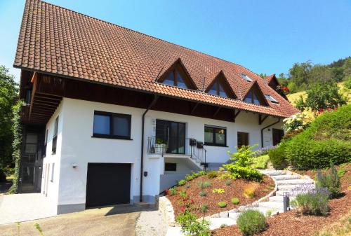 Ferienwohnung Sylvianne - Apartment - Ottenhöfen