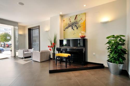 Pub/Lounge, RVHotels Avenida in Tossa de Mar