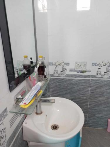 Bathroom, HomeStay Quang Binh in Quan Hau