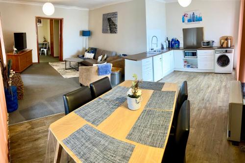 Létesítmények, BROOKS,BFast,WiFi,Nflx,Walk2Shop,Liquor,Food in Észak-Geelong