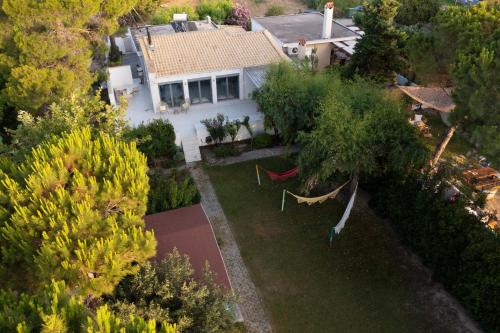 Beach Villa Next To The Waves!