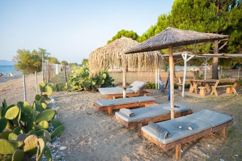 Beach Villa Next To The Waves!