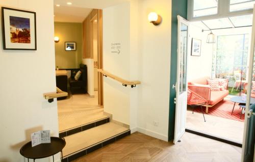 Logis Hotels- Hotel Marguerite d'Anjou Angers chateau - 바/라운지