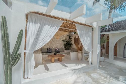 Facilities, Bohemian Jogja Villas with Private Pool in Sinduadi