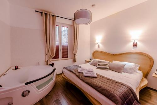 Flatinrome Trastevere Deluxe Rooms - Green Patio