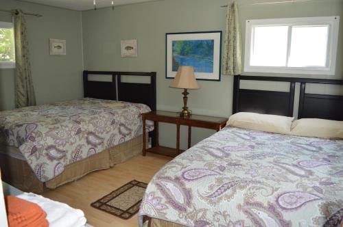 2 double beds