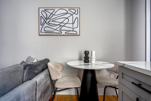 SoHo 2BR w Balcony WD nr WF NYC-1190 in New York, USA