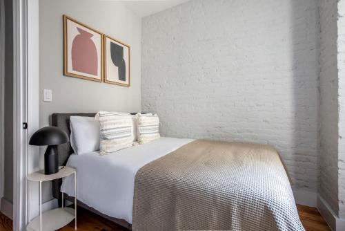SoHo 2BR w Balcony WD nr WF NYC-1190 in New York, USA