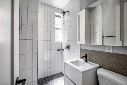 SoHo 2BR w Balcony WD nr WF NYC-1190 in New York, USA