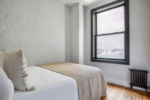 SoHo 2BR w Balcony WD nr WF NYC-1190 in New York, USA