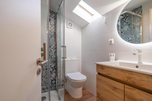 Host Wise - Fantastic Contemporary Flat w Balcony 4