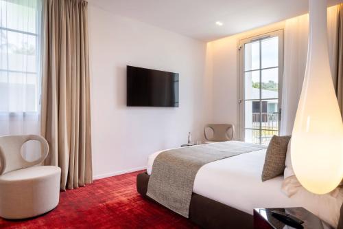 room detail thumbnail 1