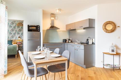 One-Bedroom Apartment image 6