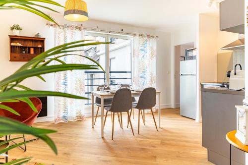 One-Bedroom Apartment image 4