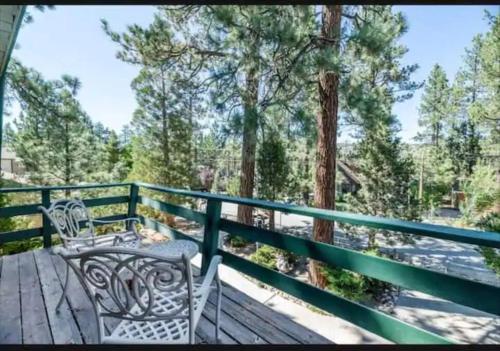 The Bears lair Perfect for Family w/all amenities in Big Bear City, USA