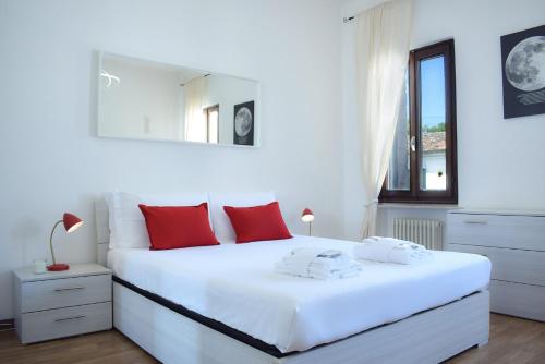 Santa Giustina apartment - image 12
