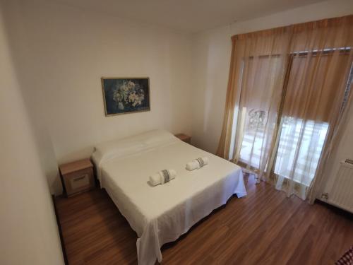 Standard Double Room with Shared Bathroom