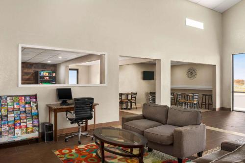 Super 8 by Wyndham Gainesville TX in Gainesville, USA
