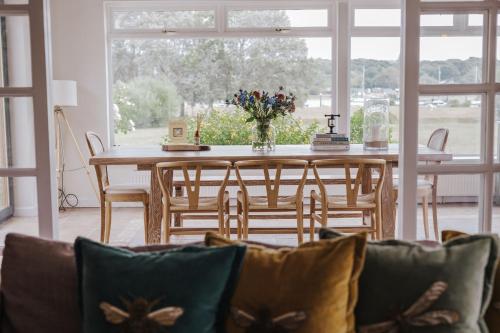 Exterior view, Brickworks and Vines in Parkhurst