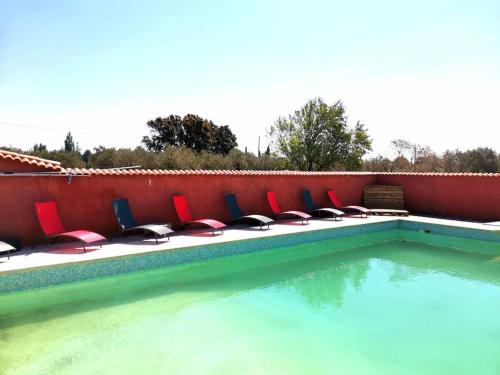 Maison avec piscine en campagne