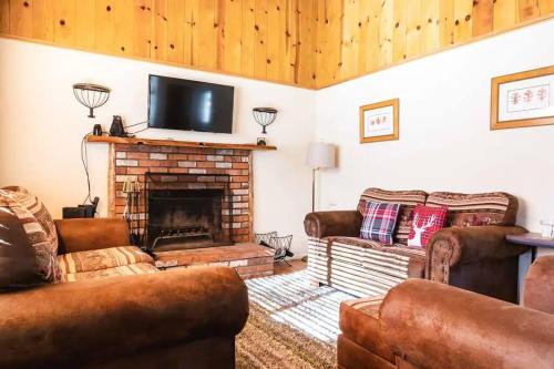 Cottage close to Hiking with Outdoor dining area in Sugarloaf, USA