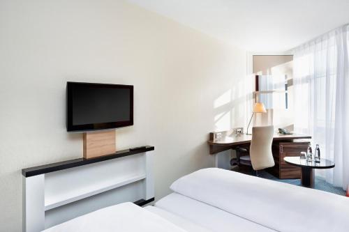 room detail thumbnail 1