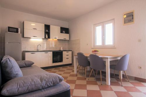 Domus Apartments - Free Private Parking 4