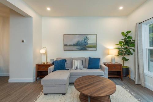 Asheville Overlook! Comfy 2br Asheville Apt/House! in Asheville, USA