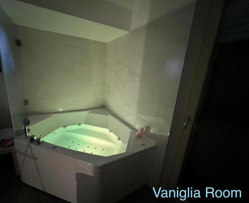 Essence Domus Vaniglia, Matera