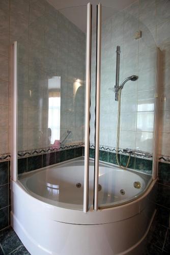 Hotel Consul 4