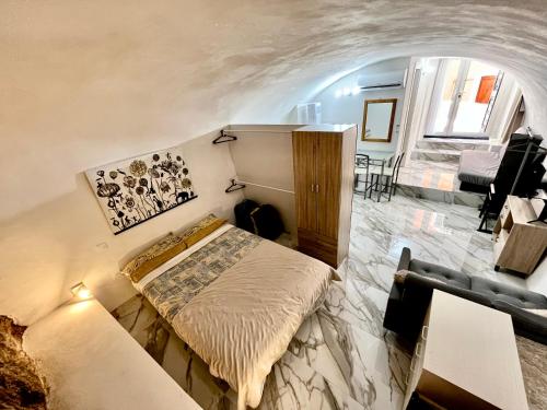 Cave House Apartment in Menton