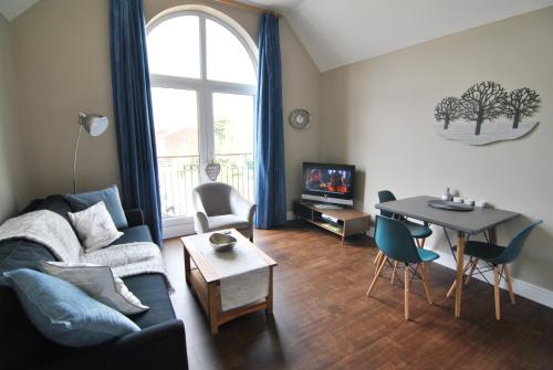 Accommodation Windsor Ltd - Lord Raglan House - image 3