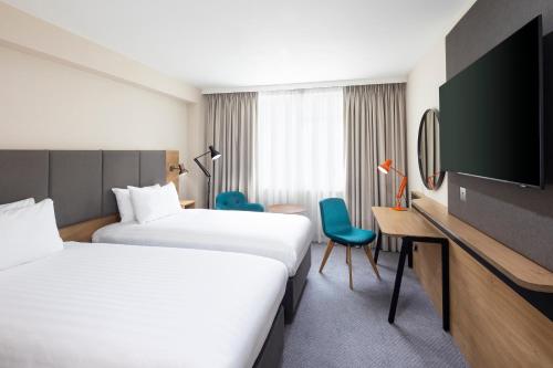 2 twin beds