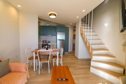 virtuve, East & West Seaside Apartments in Gialtra