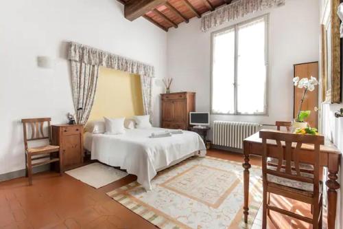 Studio apt Ancient Palazzo, Florence