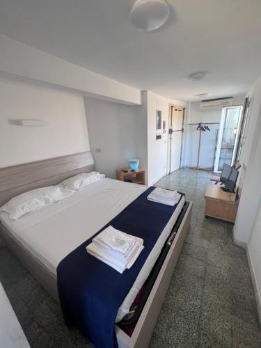 Appartamento con ampio Terrazzo 2