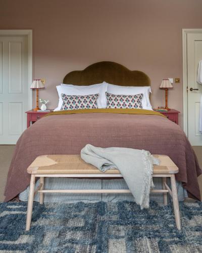 1 double bed, 1 twin bed