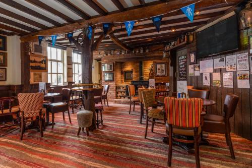 Pub/Lounge, Swan Revived Hotel in Milton Keynes