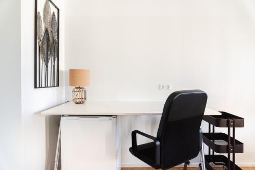 Hybrid Work-Play Retreat - 2BR, 1B central Kreuzberg, Берлин (фото 9)
