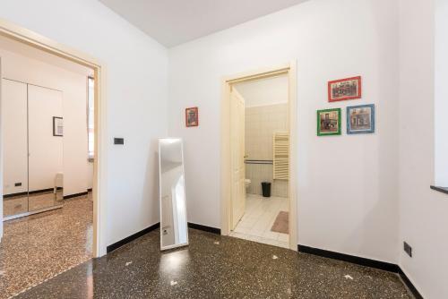 Sunny flat next to the Prince palace