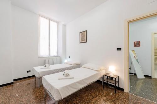 Sunny flat next to the Prince palace